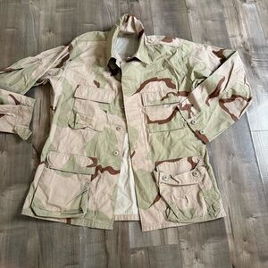 Military Army Button Front Jacket Desert Camouflage Combat Men Medium Lightweigh